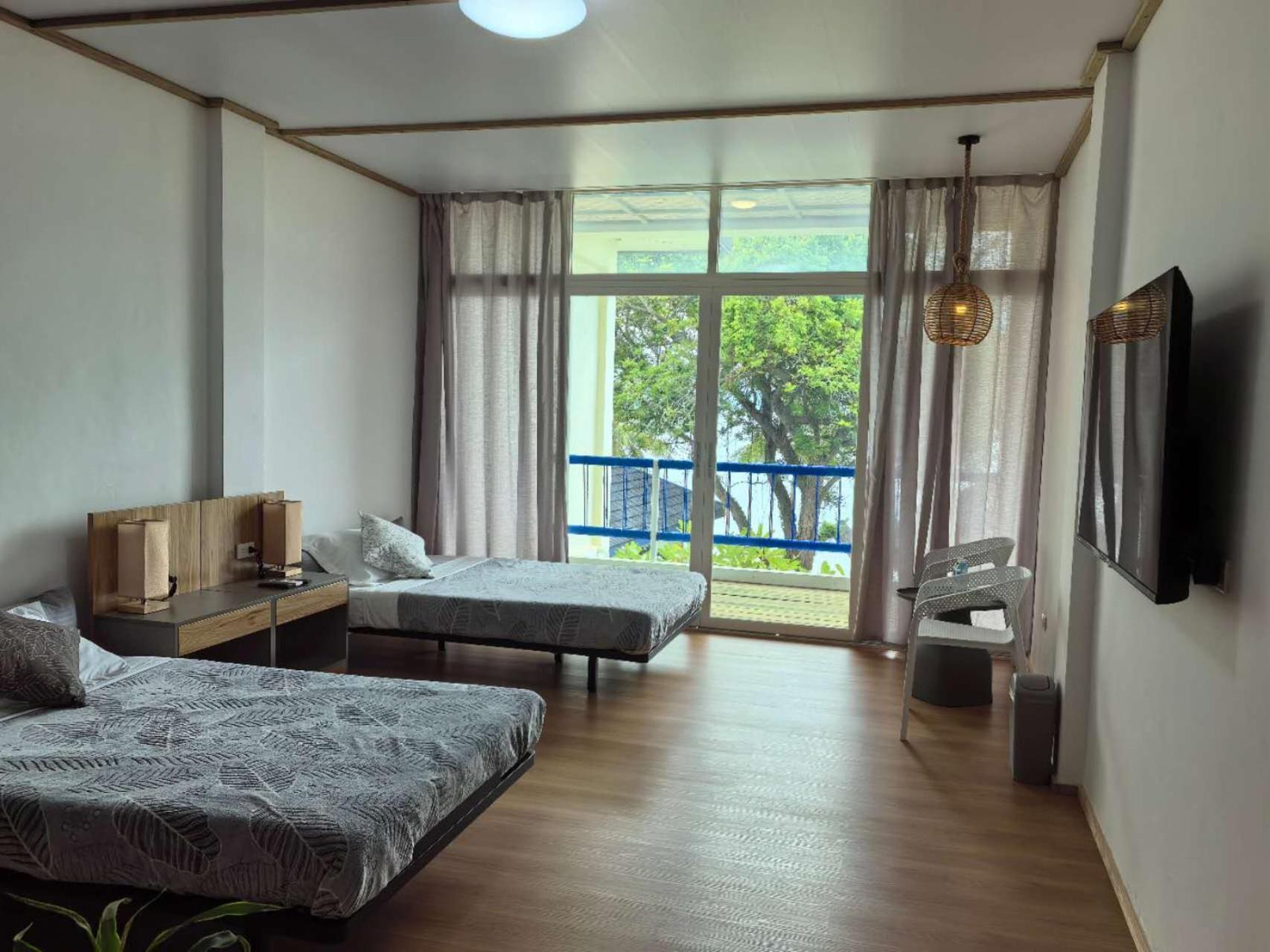Blue Joys Msr Hotel Siquijor Bagian luar foto